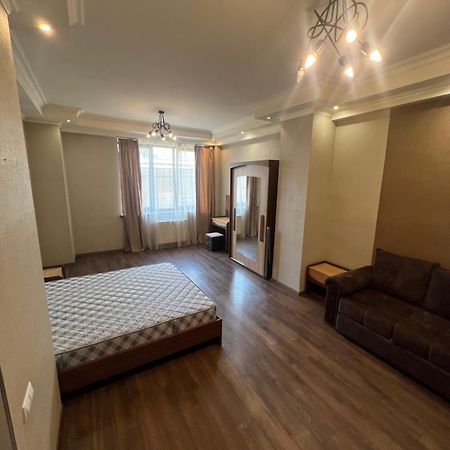 Malibu Yerevan Exterior foto