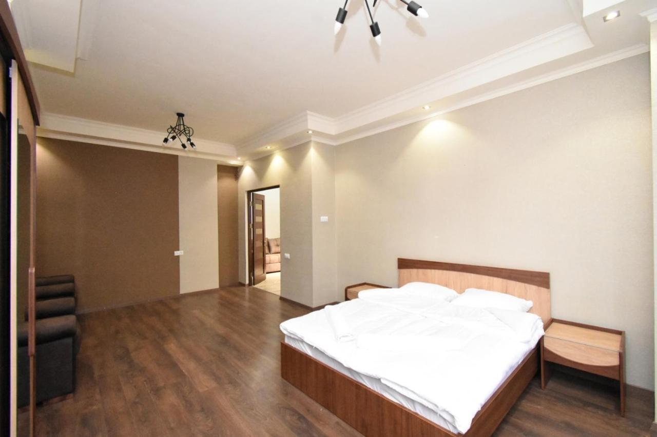 Malibu Yerevan Exterior foto