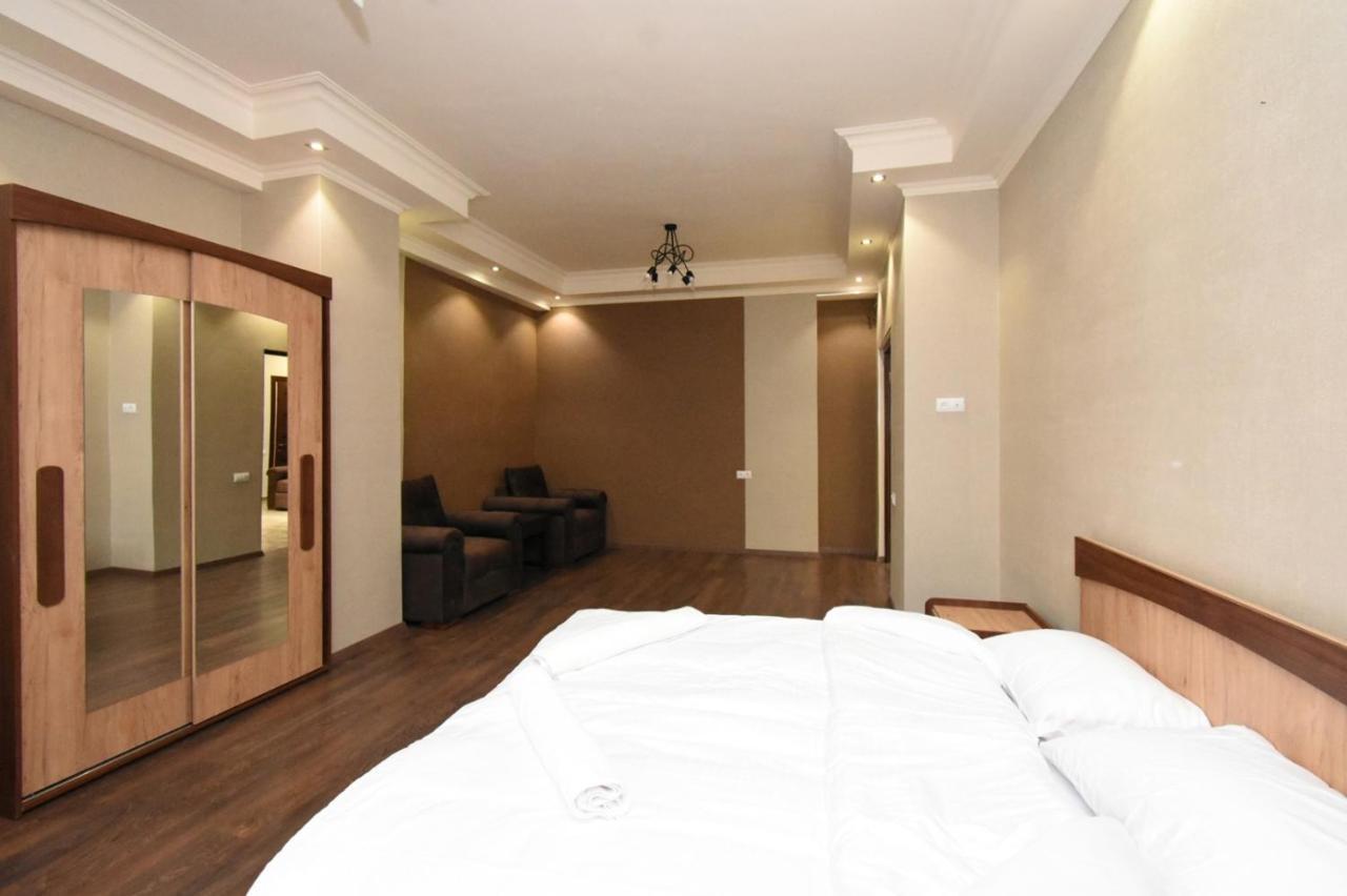 Malibu Yerevan Exterior foto